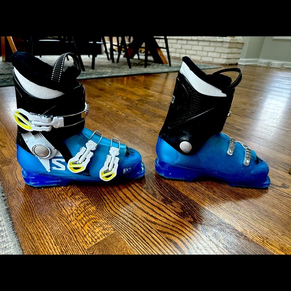 Blue Salomon T3 youth kids ski boots in very good used condition. 23.5/5.5 - Picture 5 of 6